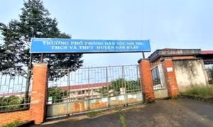 Cựu hiệu trưởng trường dân tộc nội trú ở Đắk Nông bị bắt về tội tham ô tài sản