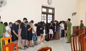 Kiểm tra quán bar ở Quảng Bình, phát hiện 29 người dương tính với ma túy
