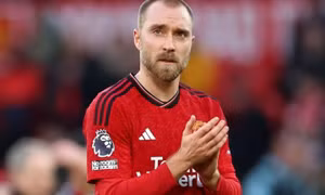 Eriksen tìm thấy lối thoát khỏi Man Utd