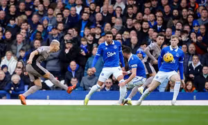 Everton lại có nguy cơ bị trừ điểm