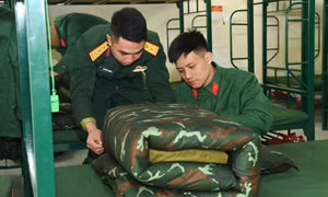 Chiến sĩ mới hòa nhập môi trường quân ngũ  