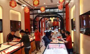 Vàng SJC tiếp tục tăng thêm 200.000 đồng, cao hơn thế giới 17 triệu đồng