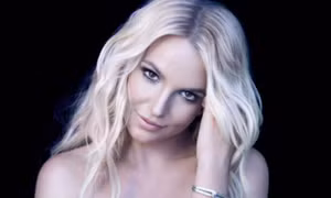Hồi ký gây chấn động của Britney Spears đến Việt Nam