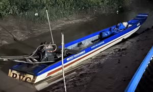 Một người bắt ốc, mò nghêu bị đánh tử vong khi đang ăn cơm