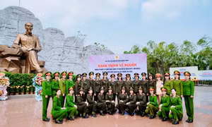 Nữ CBCS công an Quảng Ninh vì bình yên cuộc sống