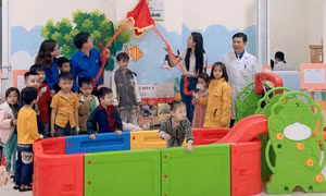 Dự án 'Vui lên nha' của Thùy Tiên tặng khu vui chơi cho bệnh nhi Thanh Hóa, Nghệ An, Hà Tĩnh