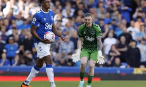 Leicester rớt khỏi Ngoại hạng Anh