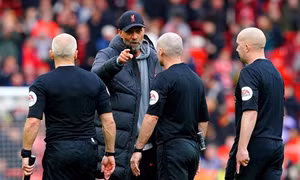 FA trừng phạt Jurgen Klopp