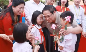 Thủ tướng: Thực hiện đầy đủ chính sách cho trẻ em hoàn cảnh khó khăn