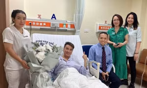 Đàm Vĩnh Hưng nhập viện, lên tiếng xin lỗi vì bắt buộc phải hủy show