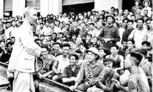 Kiên quyết đấu tranh chống quan điểm sai trái về con đường đi lên chủ nghĩa xã hội ở Việt Nam