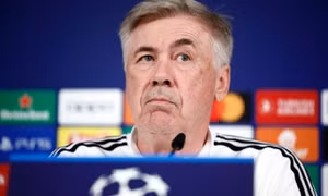 Ancelotti cân bằng kỷ lục của Sir Alex ở Champions League