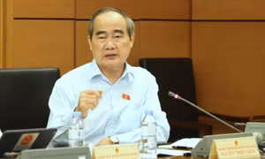 Tiền lương của người đi làm phải đủ sống và nuôi thêm được 1 người