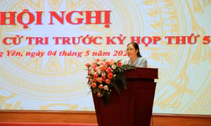 Phó Chủ nhiệm Ủy ban Xã hội của Quốc hội Đỗ Thị Lan tiếp xúc cử tri Cẩm Phả và Quảng Yên