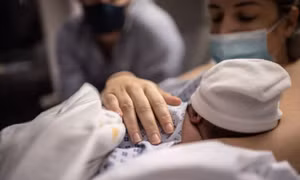 Ngày càng nhiều công ty lớn ở Mỹ cho nam và nữ thời gian nghỉ sinh con như nhau