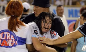 Giẫm đạp ở sân vận động El Salvador, ít nhất 12 người thiệt mạng