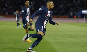 Mbappe đi vào lịch sử Ligue 1