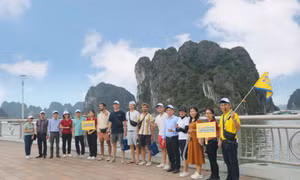 "Sống chậm lại để có thể cảm nhận và trải nghiệm cuộc sống của người dân..."