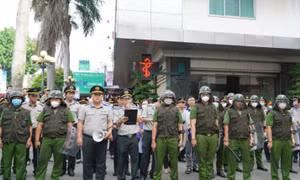 Gần 400 người cưỡng chế Bệnh viện Anh Minh