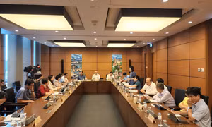 Quốc hội thảo luận về dự kiến Chương trình giám sát năm 2024 và một số dự án luật