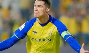 Ronaldo ghi bàn, Al Nassr thắp lại hy vọng vô địch