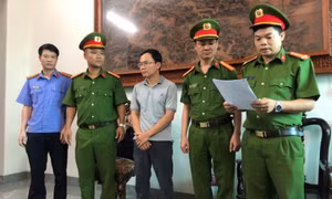 Bắt nguyên giám đốc trung tâm đăng kiểm ở Hà Nam