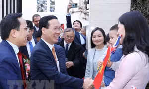 Chủ tịch nước thăm Đại sứ quán và cộng đồng người Việt tại Anh