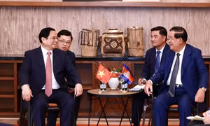 Việt Nam và Campuchia nhất trí tạo thuận lợi hơn nữa cho hợp tác kinh tế, thương mại và đầu tư