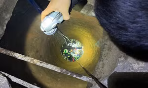 Cứu sống hai người ngạt khí dưới giếng sâu