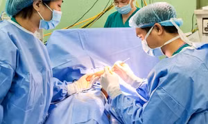 3 trẻ bỏng nặng ở tay do máy chạy bộ