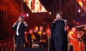 Tùng Dương khiến khán giả bất ngờ vì vừa hát opera lại chuyển ngay sang nhạc trẻ