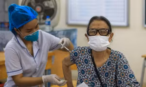 Ca COVID-19 và bệnh nhân nặng tăng, cần làm gì để phòng chống dịch?