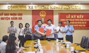 Trung tâm Truyền thông tỉnh và huyện Đầm Hà ký kết phối hợp truyền thông năm 2023