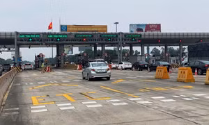 Lùi thu phí tự động trên cao tốc Hà Nội-Hải Phòng sang tháng Sáu