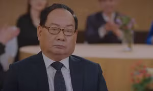 Chủ tịch Hoàng Long 'Thương ngày nắng về' ngoài đời có 'ba bà vợ'