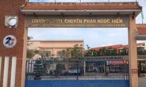Làm rõ thông tin hiệu phó trường chuyên bắt học sinh ăn thức ăn đã quăng vào thùng rác
