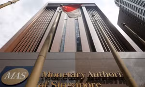 Singapore thắt chặt chính sách tiền tệ chống lạm phát