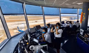 Cục Hàng không lập tổ điều tra vụ phi công gọi 10 cuộc không liên lạc được với không lưu