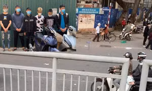 Trên đường đi đánh nhau, nhóm 'choai' tông chết một phụ nữ
