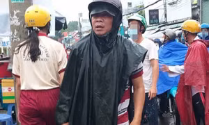 Đối tượng đâm tử vong dân quân trước cổng trường ra đầu thú