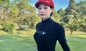 Ca sĩ Hiền Hồ công khai xin lỗi sau vụ lộ ảnh thân mật với người có gia đình