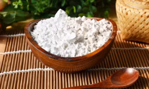 Nên pha bột sắn dây với nước lạnh hay nóng?