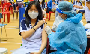11 dấu hiệu sau tiêm vaccine COVID-19 cần đưa trẻ đến bệnh viện