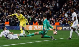 Chelsea ngược dòng bất thành trước Real