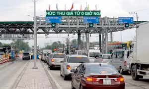 Yêu cầu tạm dừng thu phí, xả trạm khi ùn tắc giao thông kéo dài trong dịp 30/4 và 1/5