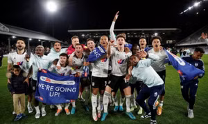 Fulham trở lại Ngoại hạng Anh