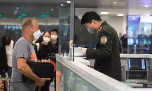 Việt Nam chủ trương tạo điều kiện thuận lợi nhất để người nước ngoài nhập cảnh