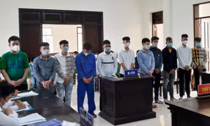 Đua xe mừng sinh nhật, 12 người lĩnh án