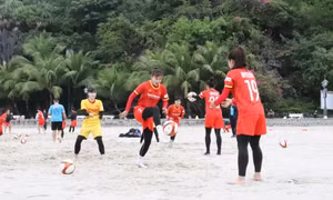 Tuyển nữ Việt Nam hăng say tập luyện trước thềm SEA Games 31