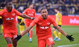 Dortmund bị Bayern bỏ xa 9 điểm